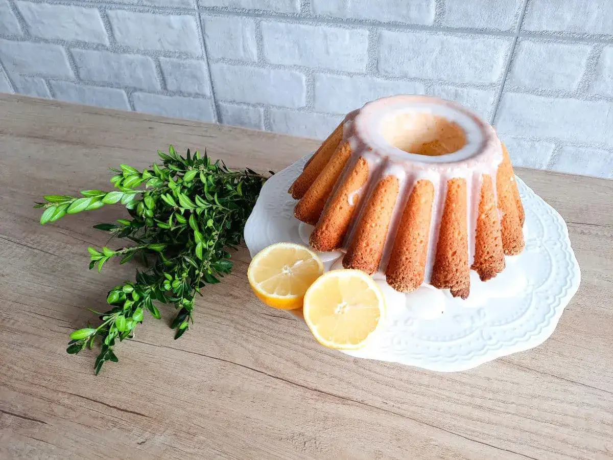 Babka cytrynowa Ani gotuje. Puszysta, z lukrem i cytryną, wygląda pysznie!